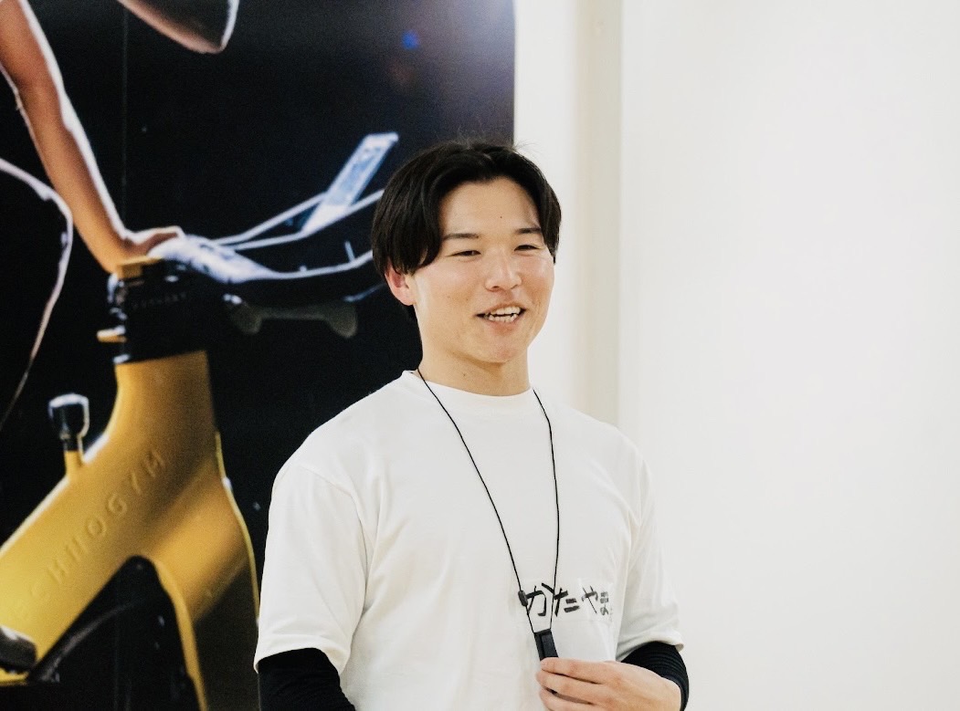 松阪市で習い事を探すなら、体操教室ではなく『こども運動教室to JOY（トゥージョイ）』 指導する講師片山